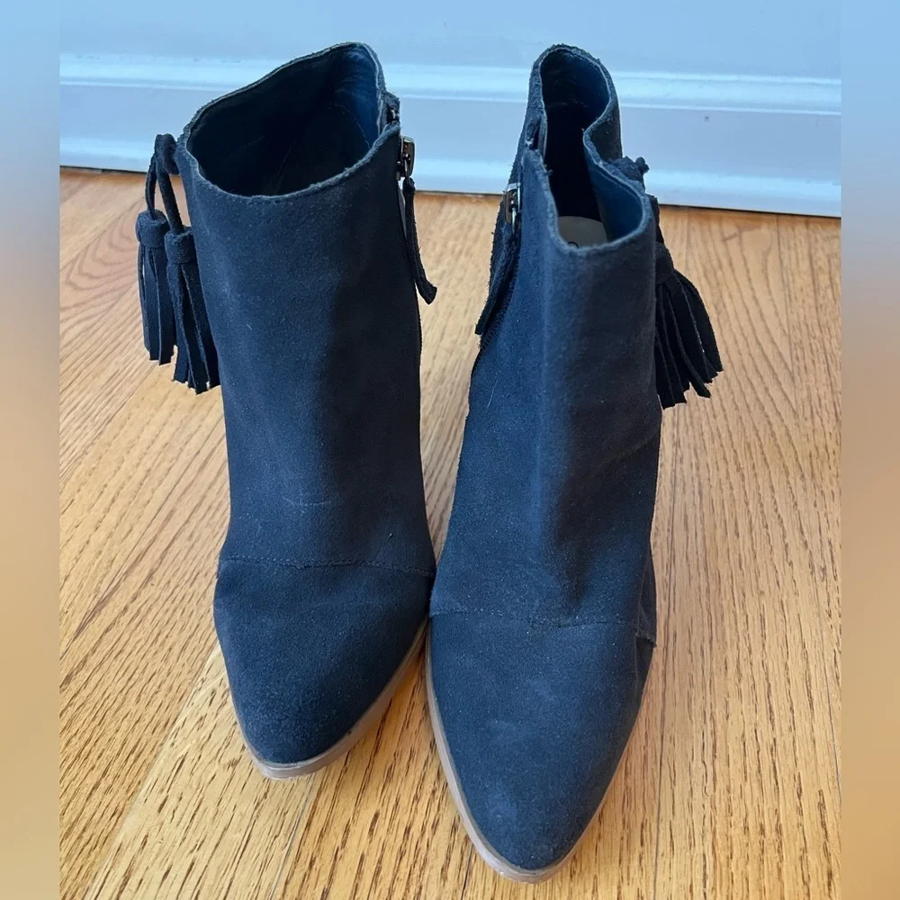 Sole Society Navy Suede Ankle Booties with Tassel Block Heel